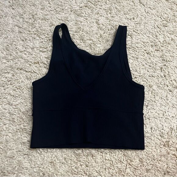 lululemon navy power pivot tank size 4 - Picture 3 of 4
